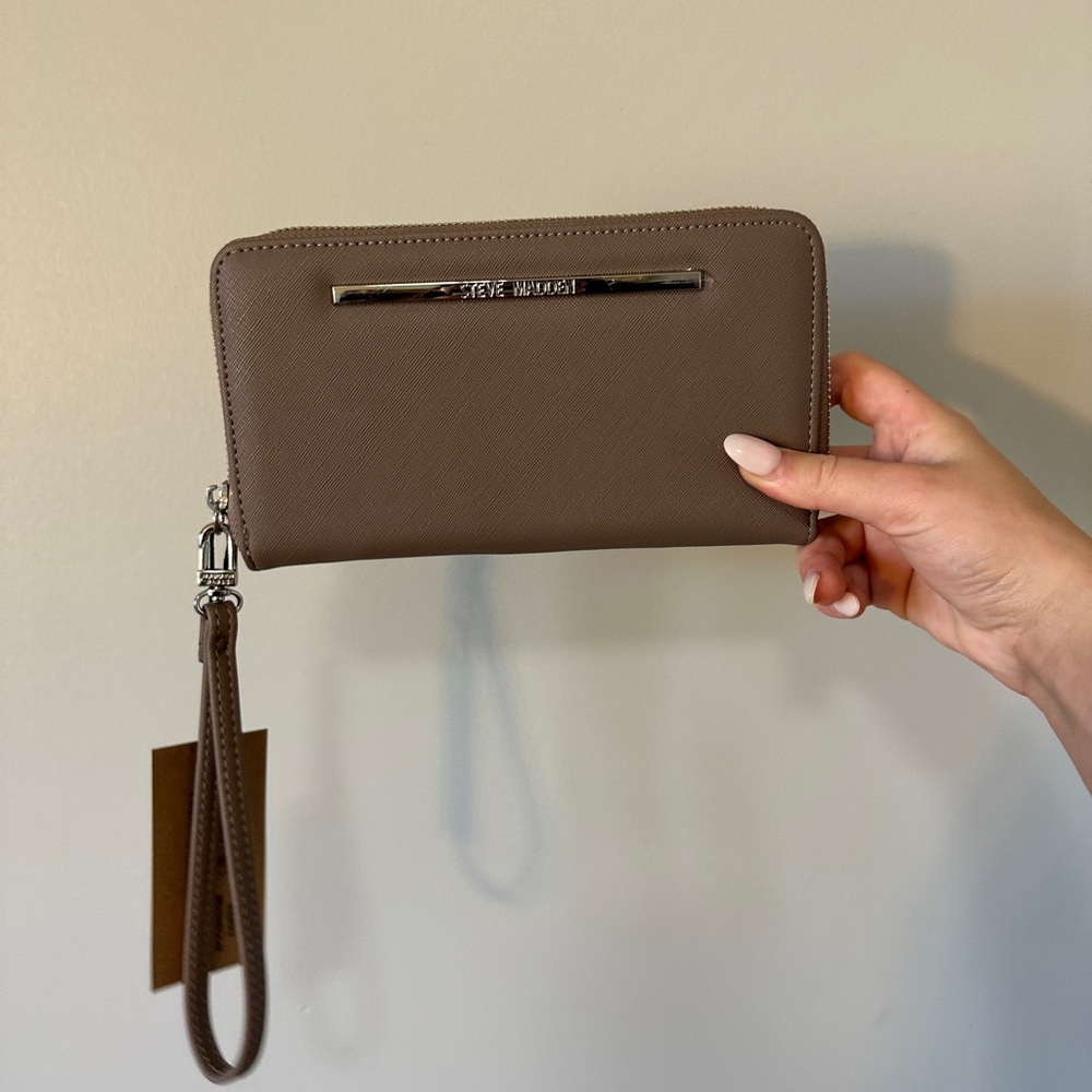 Steve Madden wallet